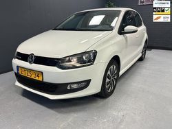 Wit Gebruikt 2014 VW Polo Hatchback | € 5.999 (Eerlijke prijs)