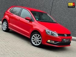 Rood (metallic) Gebruikt 2015 VW Polo Highline Hatchback | € 9.499 (Goede deal)