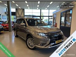 Grijs Gebruikt 2020 Mitsubishi Outlander P-HEV Intense+ SUV | € 22.950 (Eerlijke prijs)