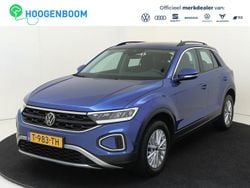 Blauw Gebruikt 2023 VW T-Roc Life SUV | € 24.750 (Goede deal)