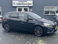 Zwart Gebruikt 2016 BMW 218 Executive Stationwagen | € 15.900 (Eerlijke prijs)