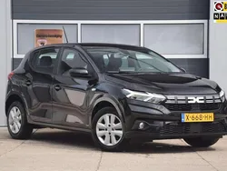 Zwart Gebruikt 2023 Dacia Sandero Expression Hatchback | € 13.890 (Goede deal)
