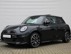 Grijs, metallic lak Gebruikt 2025 Mini John Cooper Works Hatchback | € 53.623 (Eerlijke prijs)