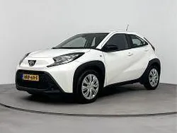 Wit Gebruikt 2023 Toyota Aygo Luxury Hatchback | € 17.480 (Eerlijke prijs)