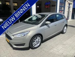 Grijs Gebruikt 2016 Ford Focus Trend Hatchback | € 7.950 (Eerlijke prijs)