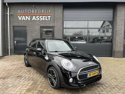 Zwart, metallic lak Gebruikt 2015 Mini Cooper S Business Hatchback | € 18.900 (Eerlijke prijs)