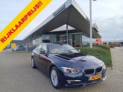 Blauw Gebruikt 2016 BMW 330 Executive Sedan | € 19.950 (Goede deal)