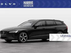Zwart Nieuw 2025 Volvo V60 Plus Stationwagen | € 63.477 (Duur)