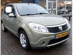 Beige Gebruikt 2009 Dacia Sandero Lauréate Hatchback | € 2.999 (Eerlijke prijs)