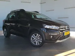 Zwart Gebruikt 2022 Dacia Sandero Stepway Hatchback | € 16.900 (Eerlijke prijs)