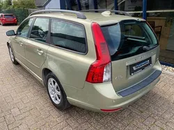 Groen Gebruikt 2009 Volvo V50 Momentum Stationwagen | € 8.445
