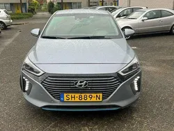 Grijs Gebruikt 2018 Hyundai Ioniq Comfort Sedan | € 17.900 (Iets duurder)