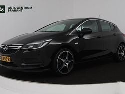 Zwart Gebruikt 2019 Opel Astra Business Hatchback | € 9.945 (Eerlijke prijs)