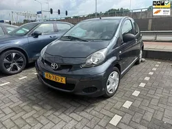 Grijs Gebruikt 2011 Toyota Aygo Cool Hatchback | € 1.999 (Eerlijke prijs)