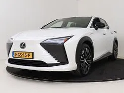 Sonic white (licht wit parelmoer) Gebruikt 2025 Lexus RZ 450e Business Edition SUV | € 49.495