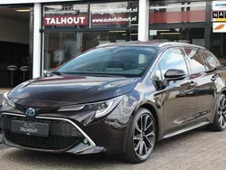 Bruin, metallic lak Gebruikt 2019 Toyota Corolla Executive Stationwagen | € 24.950 (Eerlijke prijs)