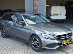 Grijs Gebruikt 2017 Mercedes C180 Prestige Stationwagen | € 19.250 (Eerlijke prijs)