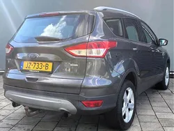 Grijs Gebruikt 2016 Ford Kuga Trend SUV | € 10.444 (Goede deal)