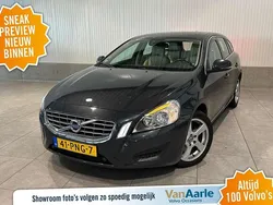 Grijs, metallic lak Gebruikt 2011 Volvo V60 Momentum Stationwagen | € 5.750 (Eerlijke prijs)