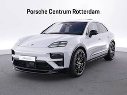 Ijsgrijs metallic Gebruikt 2024 Porsche Macan Turbo SUV | € 129.900