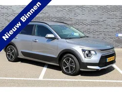 Grijs Gebruikt 2023 Kia Niro Comfort SUV | € 26.950 (Eerlijke prijs)