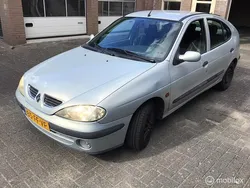 Grijs Gebruikt 2000 Renault Mégane Hatchback | € 750