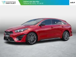 Rood, metallic lak Nieuw 2024 Kia ProCeed Hatchback | € 34.390 (Super prijs)