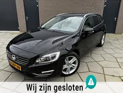 Zwart, metallic lak Gebruikt 2013 Volvo V60 Summum Stationwagen | € 6.795 (Duur)