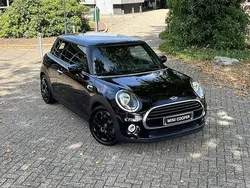 Zwart Gebruikt 2020 Mini Cooper Hatchback | € 14.950 (Eerlijke prijs)