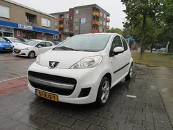Wit Gebruikt 2011 Peugeot 107 Hatchback | € 2.950 (Eerlijke prijs)