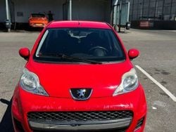 Rood Gebruikt 2011 Peugeot 107 Hatchback | € 2.500 (Goede deal)