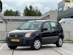 Zwart Gebruikt 2008 Ford Fusion Cool & Sound Edition MPV | € 1.999 (Goede deal)