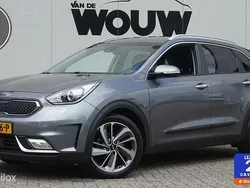 Grijs Gebruikt 2017 Kia Niro SUV | € 15.895 (Iets duurder)