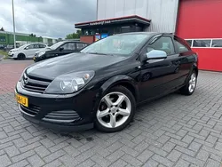 Zwart Gebruikt 2005 Opel Astra GTC Enjoy Hatchback | € 1.490 (Eerlijke prijs)