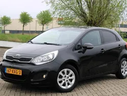 Zwart Gebruikt 2013 Kia Rio Plus Hatchback | € 6.750 (Eerlijke prijs)
