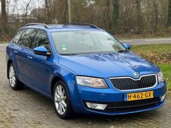 Blauw Gebruikt 2014 Skoda Octavia Ambition Stationwagen | € 5.750 (Super prijs)