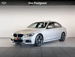 Glaciersilber metallic (licht grijs metallic) Gebruikt 2018 BMW 320 Executive Sedan | € 27.895 (Eerlijke prijs)