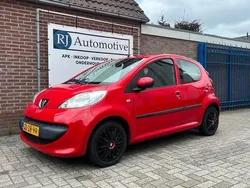 Rood Gebruikt 2008 Peugeot 107 Hatchback | € 1.950 (Eerlijke prijs)