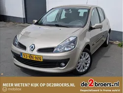 Beige Gebruikt 2007 Renault Clio II Dynamique Hatchback | € 2.300 (Eerlijke prijs)