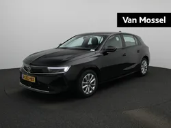 Zwart Gebruikt 2022 Opel Astra Edition Hatchback | € 17.940 (Eerlijke prijs)