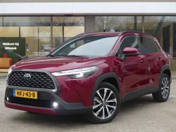 Rood Gebruikt 2025 Toyota Corolla Cross Premium SUV | € 35.995 (Eerlijke prijs)