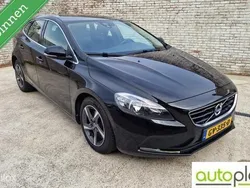 Zwart Gebruikt 2015 Volvo V40 Summum Stationwagen | € 14.950