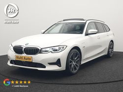 Wit Gebruikt 2022 BMW 330e Sport Line Stationwagen | € 32.890 (Super prijs)
