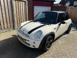Wit Gebruikt 2005 Mini Cooper Hatchback | € 5.000