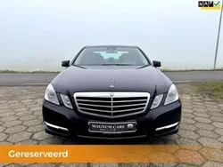 Zwart, metallic lak Gebruikt 2011 Mercedes E220 Avantgarde Sedan | € 5.500 (Super prijs)