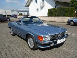 Blauwdiamantblaumetallic Gebruikt 1987 Mercedes 560 Cabriolet | € 39.990