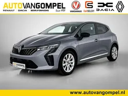 Grijs Gebruikt 2024 Renault Clio V Evolution Hatchback | € 18.940 (Eerlijke prijs)