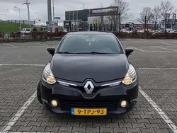 Zwart Gebruikt 2014 Renault Clio IV Expression Hatchback | € 5.250 (Eerlijke prijs)