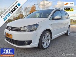Wit Gebruikt 2013 VW Touran Highline MPV | € 15.749 (Duur)