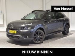 Zwart Gebruikt 2017 Citroën C4 Cactus PureTech Hatchback | € 10.940 (Iets duurder)